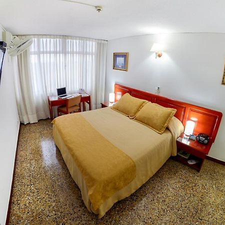 Hotel Villavicencio Plaza Luaran gambar