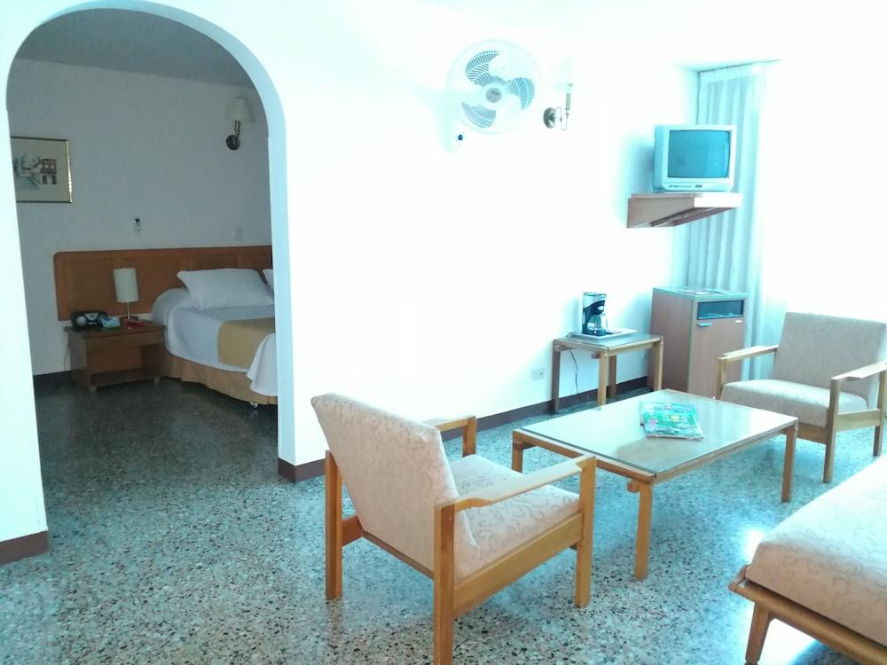 Hotel Villavicencio Plaza Luaran gambar