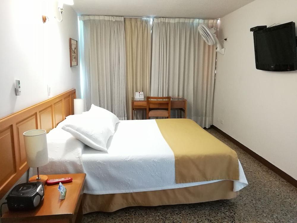 Hotel Villavicencio Plaza Luaran gambar