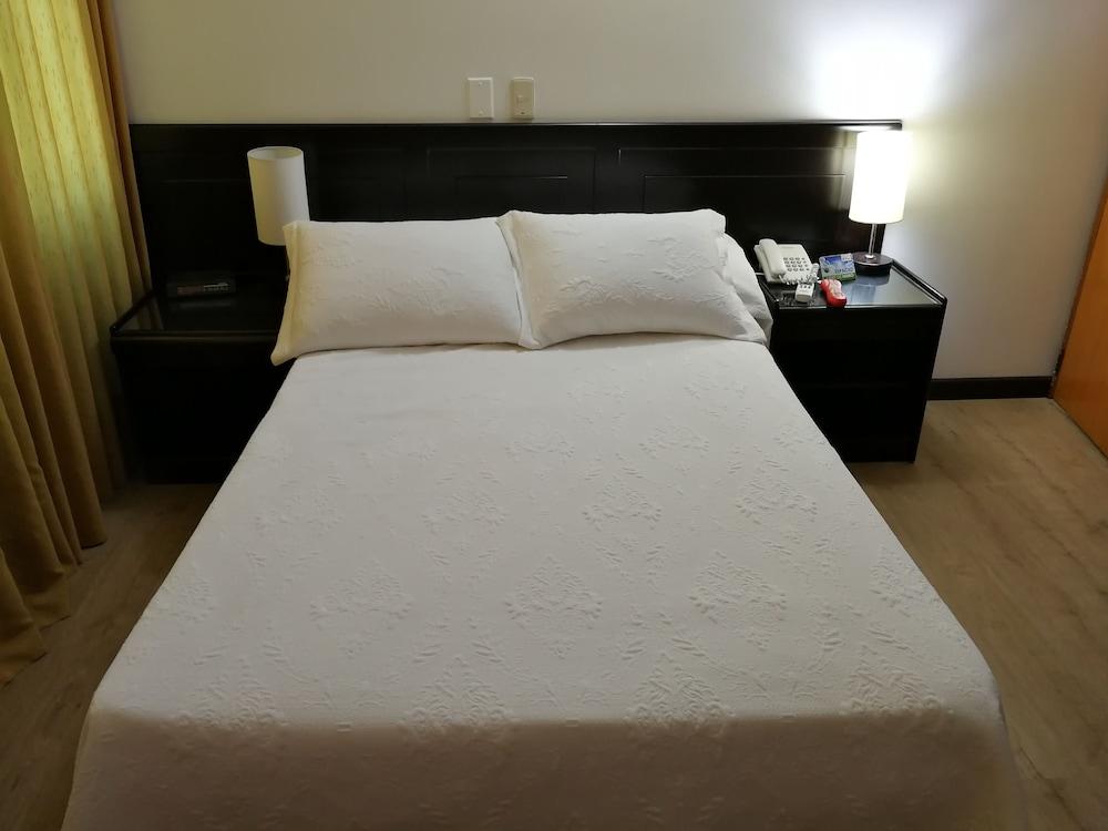 Hotel Villavicencio Plaza Luaran gambar