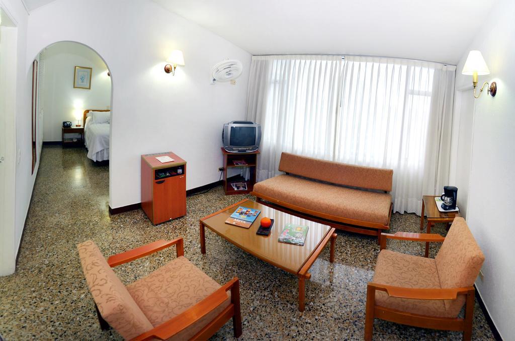 Hotel Villavicencio Plaza Luaran gambar