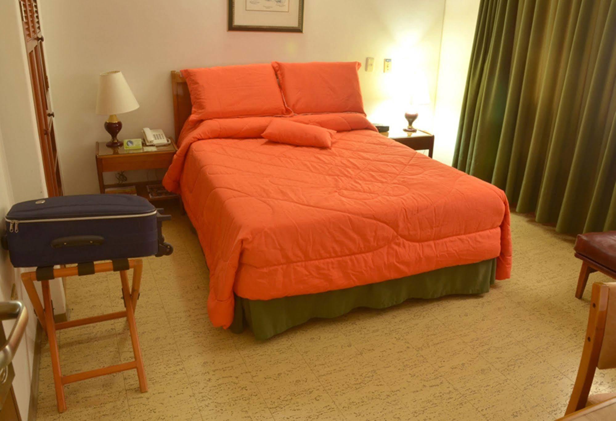 Hotel Villavicencio Plaza Luaran gambar