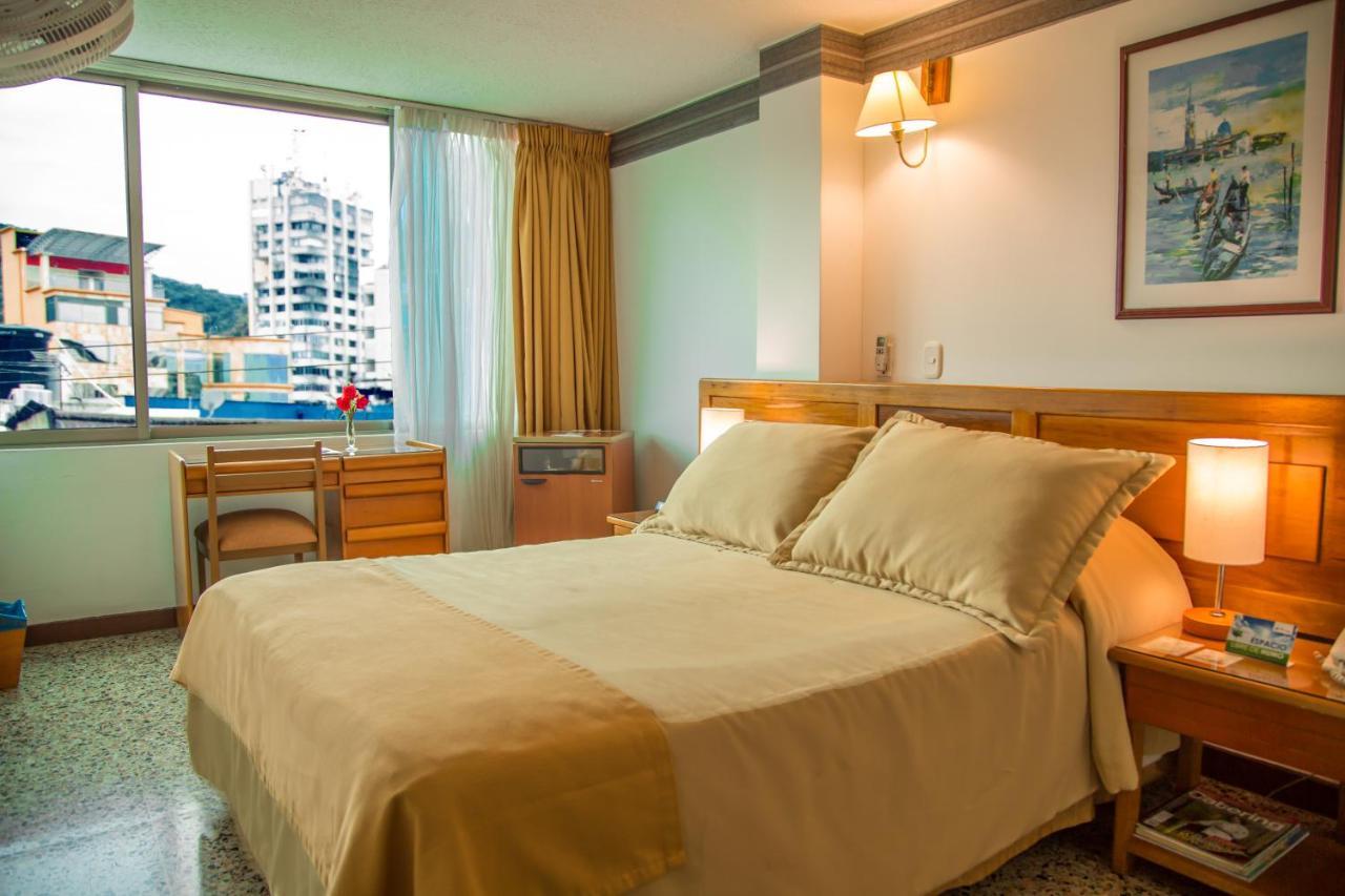 Hotel Villavicencio Plaza Luaran gambar